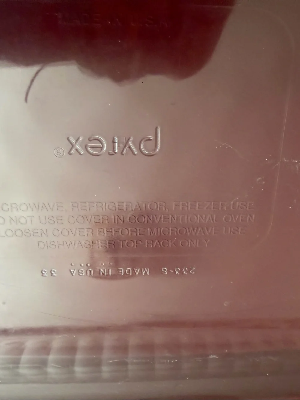 Pyrex Insulated carry Bag with Pyrex, lid, carry case and cold/heat packs